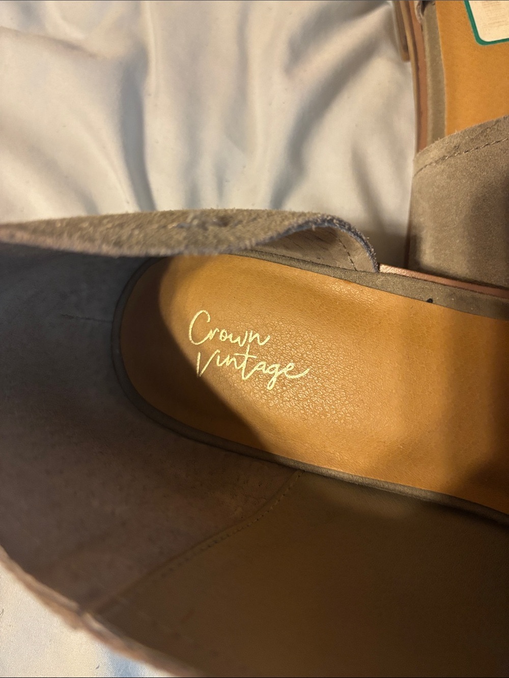 Crown Vintage Women's Pointed Suede Flats in Taupe Gray - Picture 3 of 3